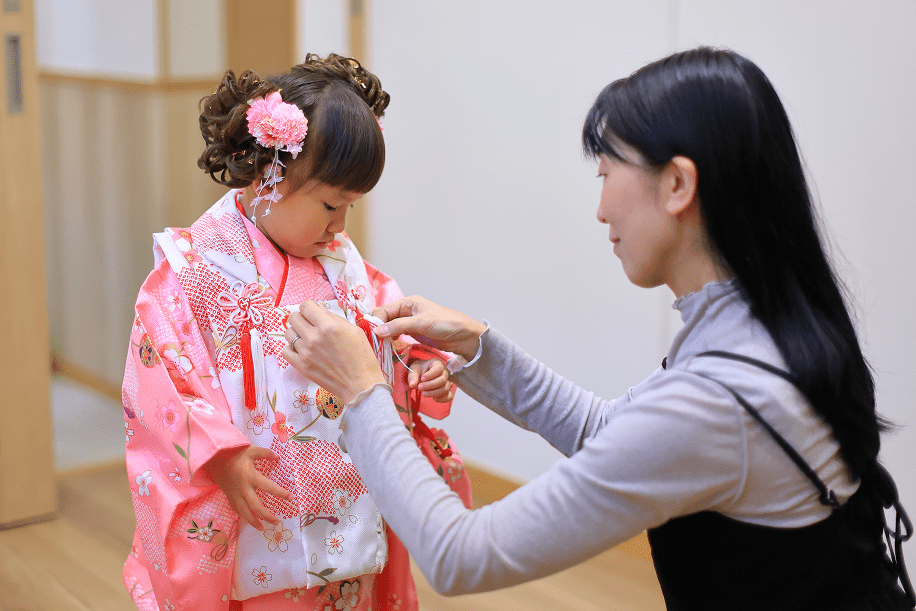 着付けをしている様子